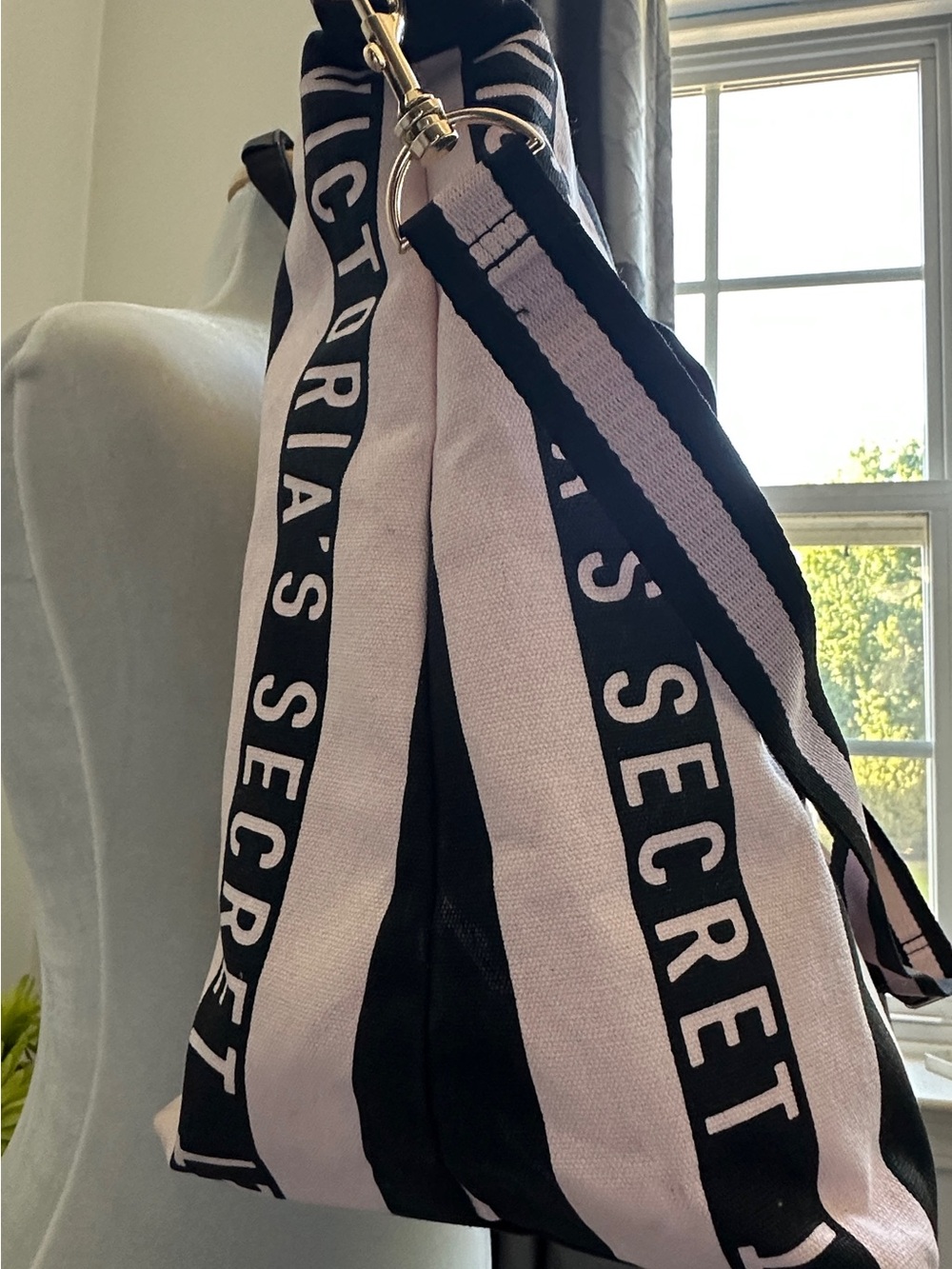 Victoria's Secret Pink and Black Striped Tote with Detachable Strap . EUC - Picture 11 of 16